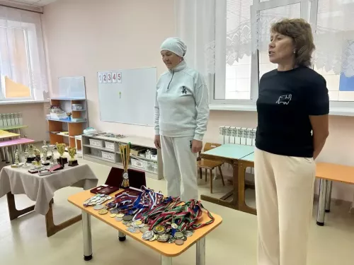 Армрестлинг буенча халыкара класслы спорт мастеры балалар белән очрашты