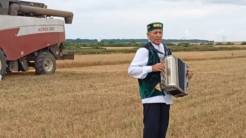 Шеңшеңәр басуларына агитбригада чыккан