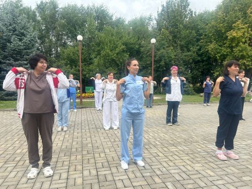Эш көне спорттан башланды: район оешмаларында зарядка дәвам итә