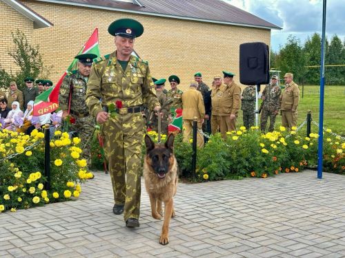 Бердәмлек билгесе: Алан авылында яңа һәйкәл ачылды