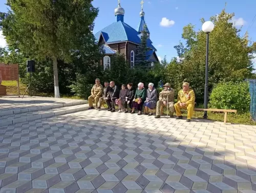 В Малолызинском сельском поселении открыли памятный стенд в честь героев-земляков