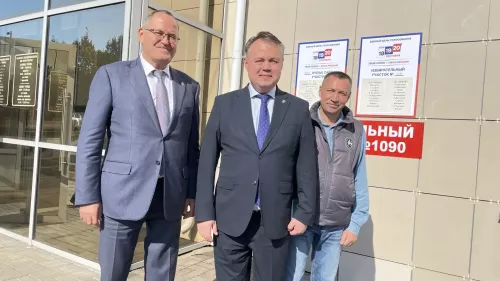 Министр сайлаучылар белән аралашты