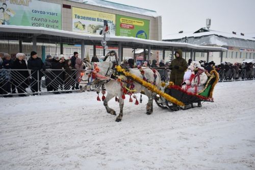 Балтачта Яңа ел парады узды.