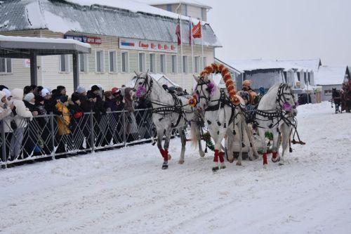 Балтачта Яңа ел парады узды.