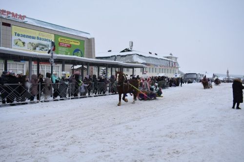 Балтачта Яңа ел парады узды.