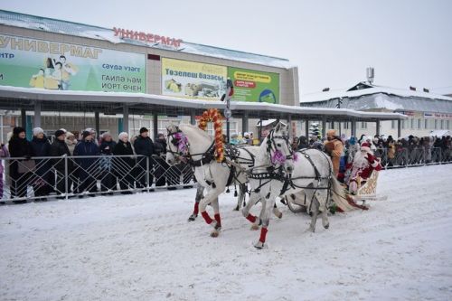 Балтачта Яңа ел парады узды.
