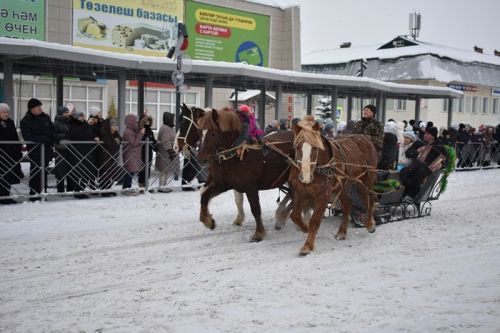 Балтачта Яңа ел парады узды.