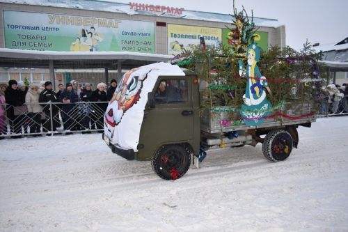 Балтачта Яңа ел парады узды.