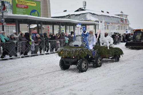 Балтачта Яңа ел парады узды.