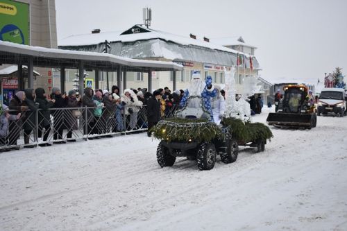 Балтачта Яңа ел парады узды.