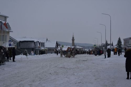 Балтачта Яңа ел парады узды.