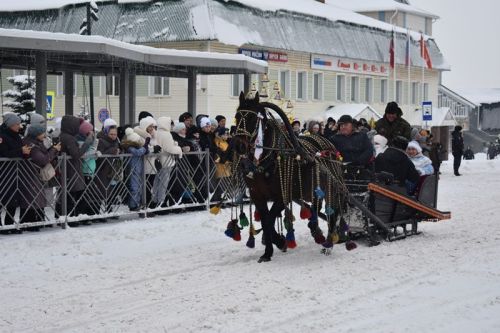 Балтачта Яңа ел парады узды.