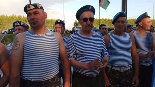 Һава десанты гаскәрләре көненнән фоторепортаж