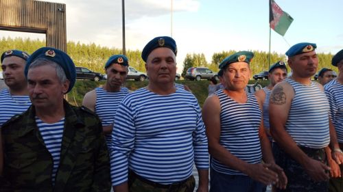 Һава десанты гаскәрләре көненнән фоторепортаж