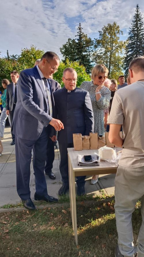 «Тамырлардан күтәрелә безнең эшләр, безнең җырлар»