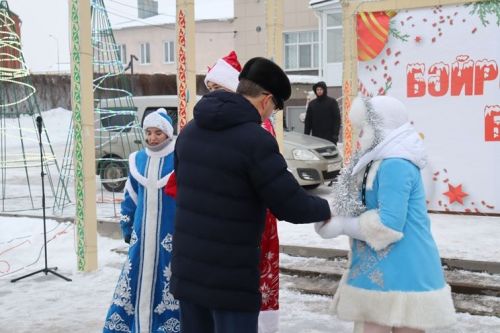 Балтачта үзәк чыршыны ачу тантанасы булды