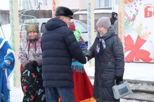 Балтачта үзәк чыршыны ачу тантанасы булды