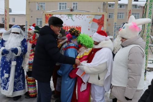 Балтачта үзәк чыршыны ачу тантанасы булды