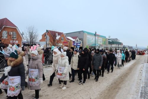 Балтачта үзәк чыршыны ачу тантанасы булды