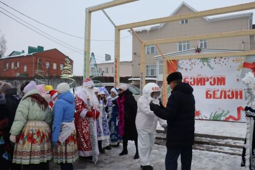 Балтачта үзәк чыршыны ачу тантанасы булды