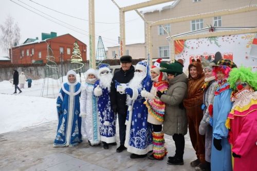 Балтачта үзәк чыршыны ачу тантанасы булды