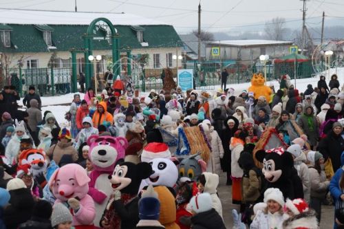 Балтачта үзәк чыршыны ачу тантанасы булды