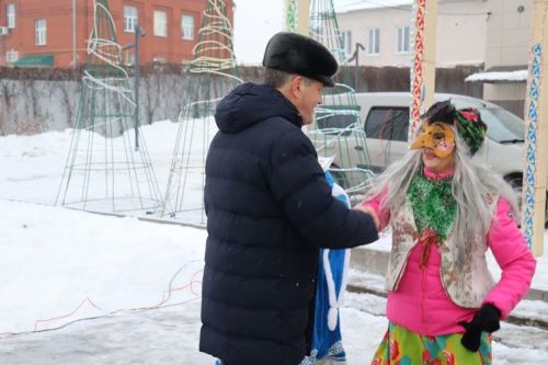 Балтачта үзәк чыршыны ачу тантанасы булды
