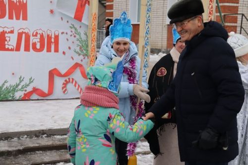 Балтачта үзәк чыршыны ачу тантанасы булды