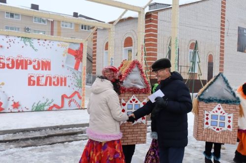 Балтачта үзәк чыршыны ачу тантанасы булды