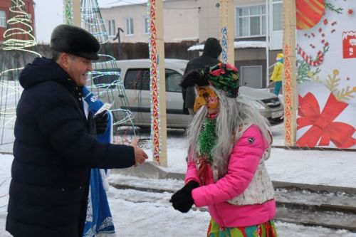 Балтачта үзәк чыршыны ачу тантанасы булды