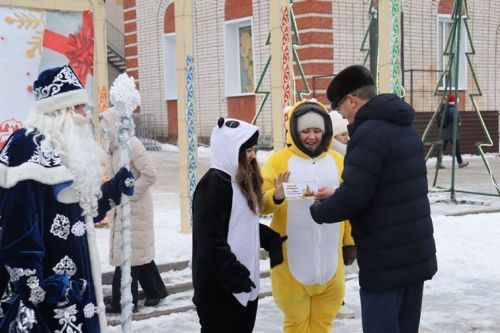 Балтачта үзәк чыршыны ачу тантанасы булды