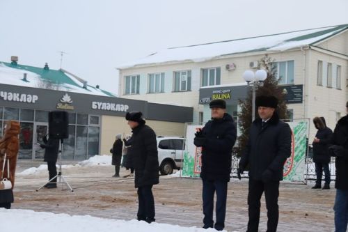 Балтачта үзәк чыршыны ачу тантанасы булды
