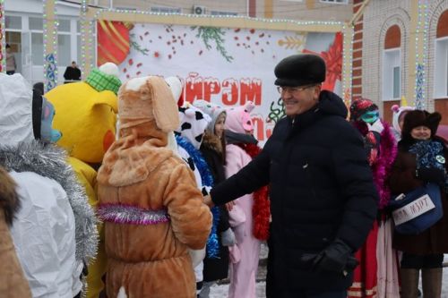 Балтачта үзәк чыршыны ачу тантанасы булды