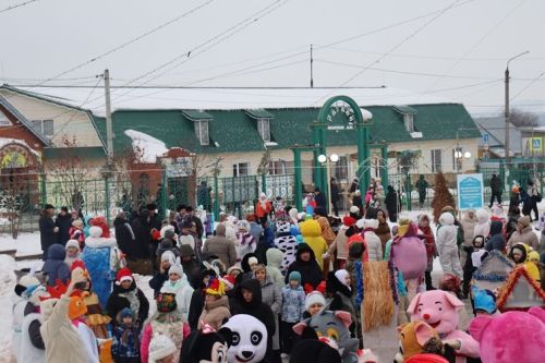 Балтачта үзәк чыршыны ачу тантанасы булды