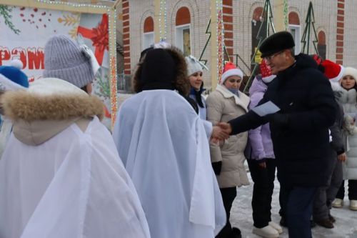 Балтачта үзәк чыршыны ачу тантанасы булды