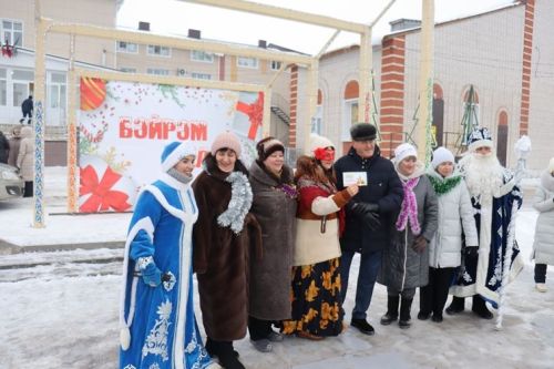 Балтачта үзәк чыршыны ачу тантанасы булды