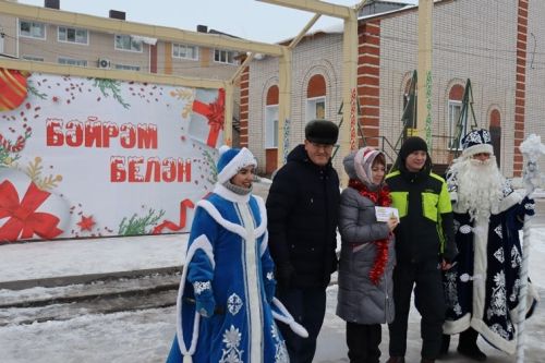 Балтачта үзәк чыршыны ачу тантанасы булды