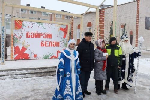 Балтачта үзәк чыршыны ачу тантанасы булды
