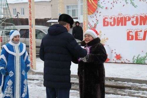 Балтачта үзәк чыршыны ачу тантанасы булды