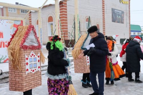 Балтачта үзәк чыршыны ачу тантанасы булды