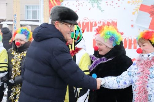 Балтачта үзәк чыршыны ачу тантанасы булды