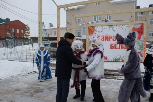 Балтачта үзәк чыршыны ачу тантанасы булды