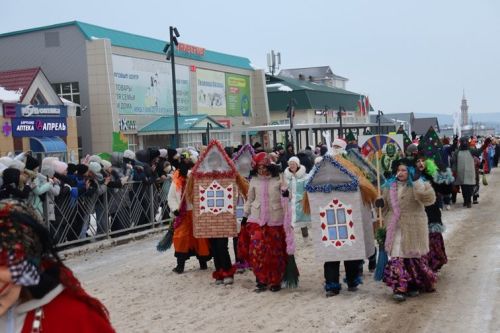 Балтачта үзәк чыршыны ачу тантанасы булды