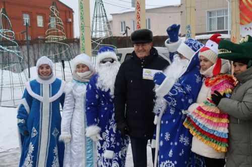 Балтачта үзәк чыршыны ачу тантанасы булды
