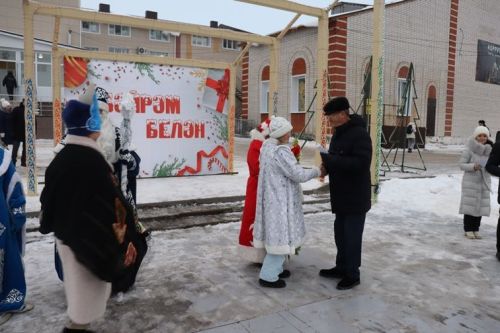 Балтачта үзәк чыршыны ачу тантанасы булды