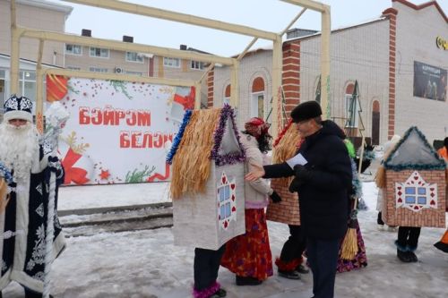 Балтачта үзәк чыршыны ачу тантанасы булды