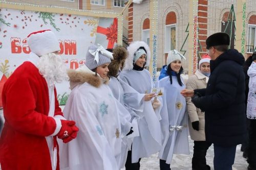 Балтачта үзәк чыршыны ачу тантанасы булды