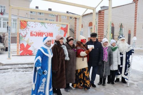Балтачта үзәк чыршыны ачу тантанасы булды