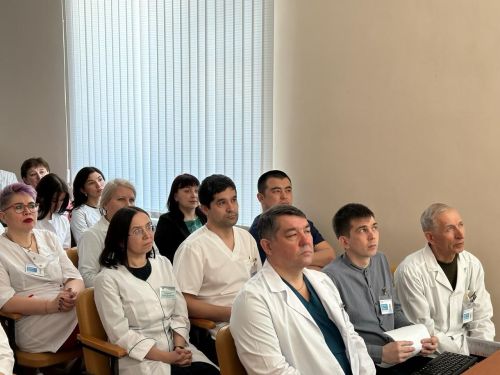 Министр алдынгы хезмәткәрләрне бүләкләп узды