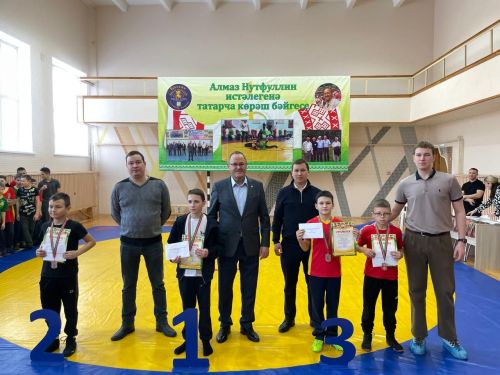 Алмаз Нотфуллин истәлегенә узган көрәш ярышыннан фотомизгелләр